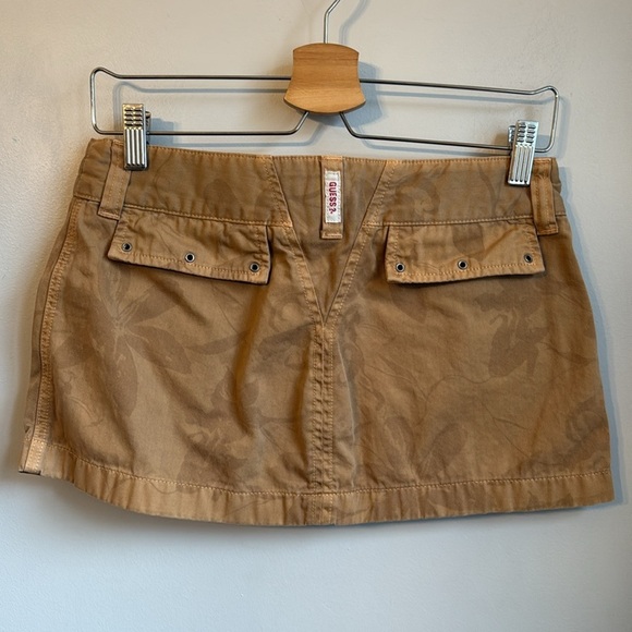 Guess Jeans Womans Beige Floral Print Micro Mini Skirt SZ 27 - Picture 3 of 4